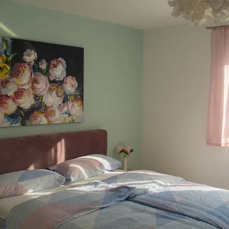 Geraeumige In Fuer Bis Zu 4 Personen - Barriefrei * Kindelbrueck